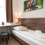 Image de chambre à 1 lit avec douche, WC